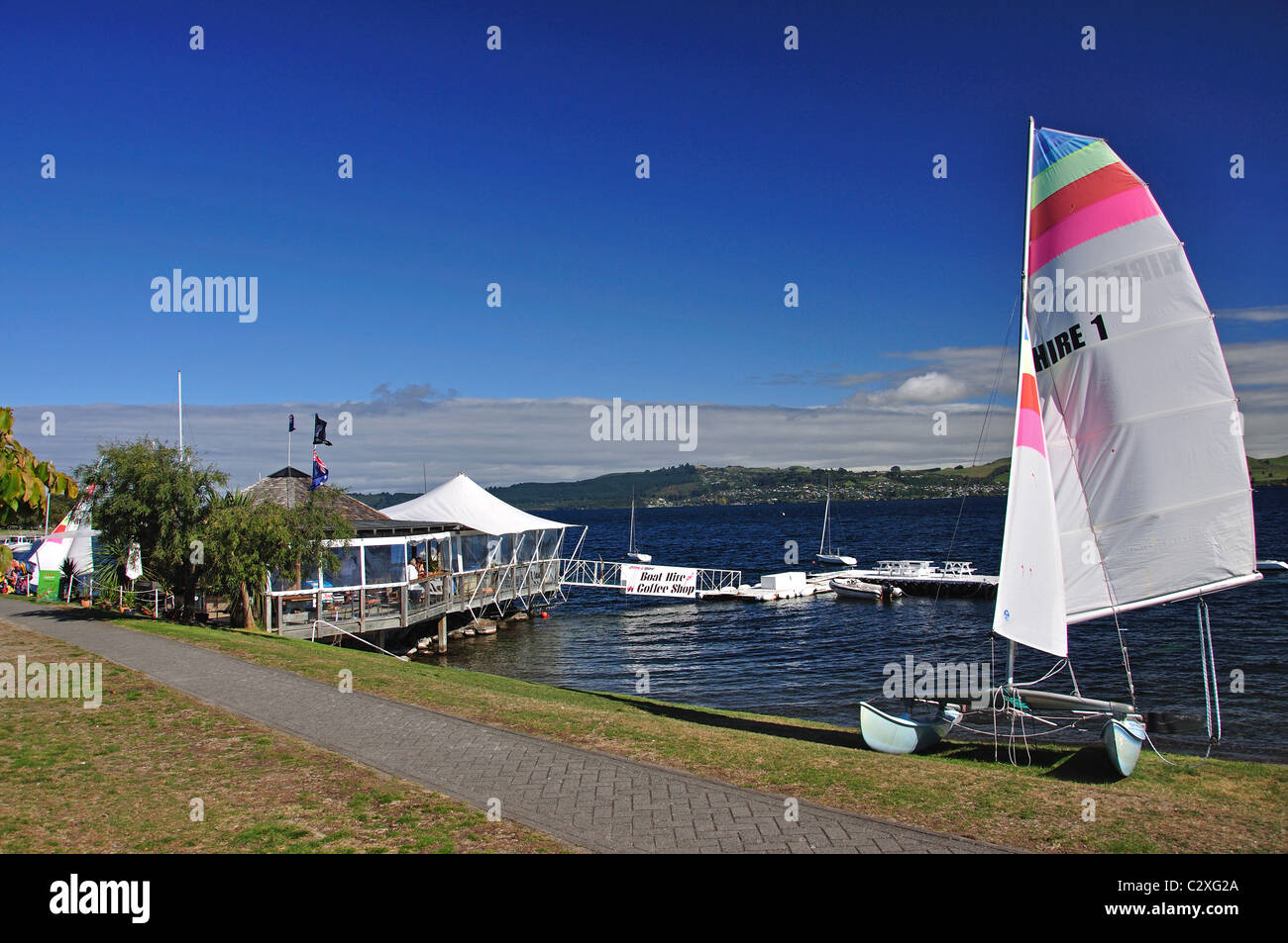 Mile Bay Segeln, Mile Bay Lake Taupo, Taupo, Waikato Region Centre, Nordinsel, Neuseeland Stockfoto