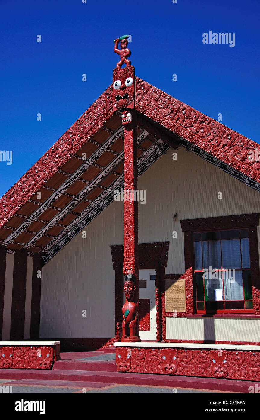 Haus der Begegnung (Wharenui), Whakarewarewa Thermal Village leben, Rotorua, Bay of Plenty, North Island, Neuseeland Stockfoto