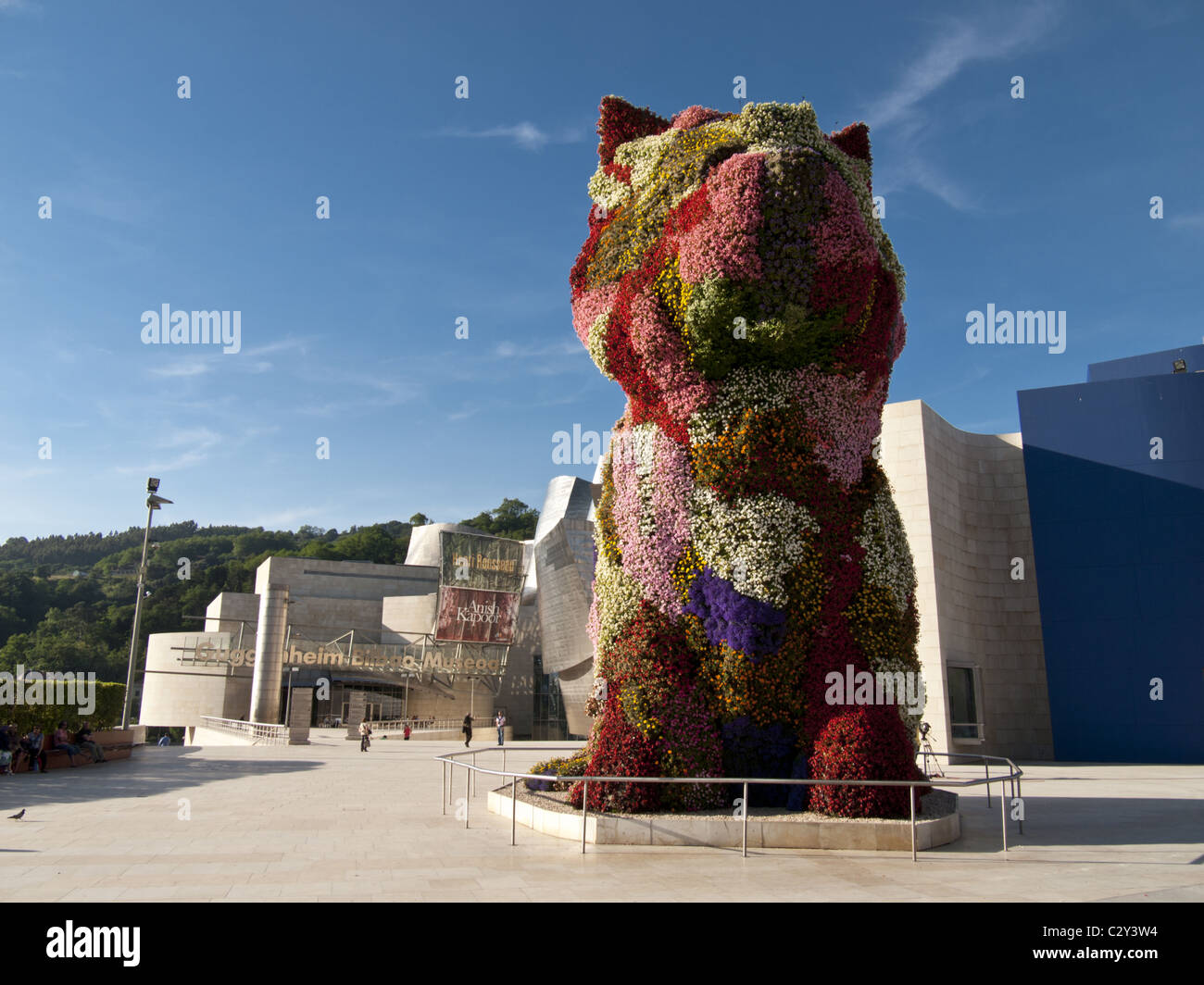 Welpen von Jeff Koons vor Guggenheim Museum Stockfoto