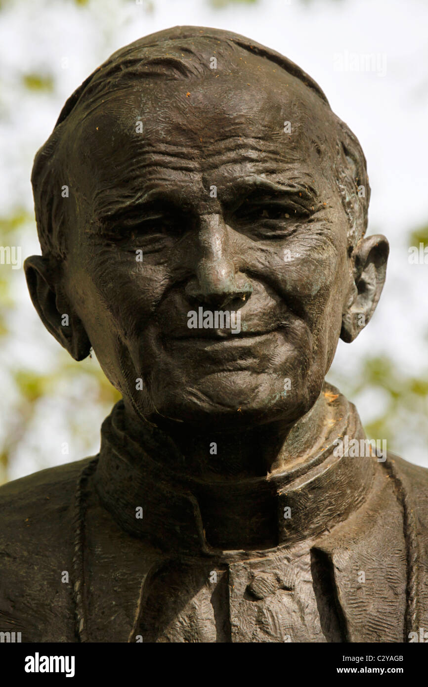 Gesicht der Statue von Papst Johannes Paul II (1920-2005). Stockfoto