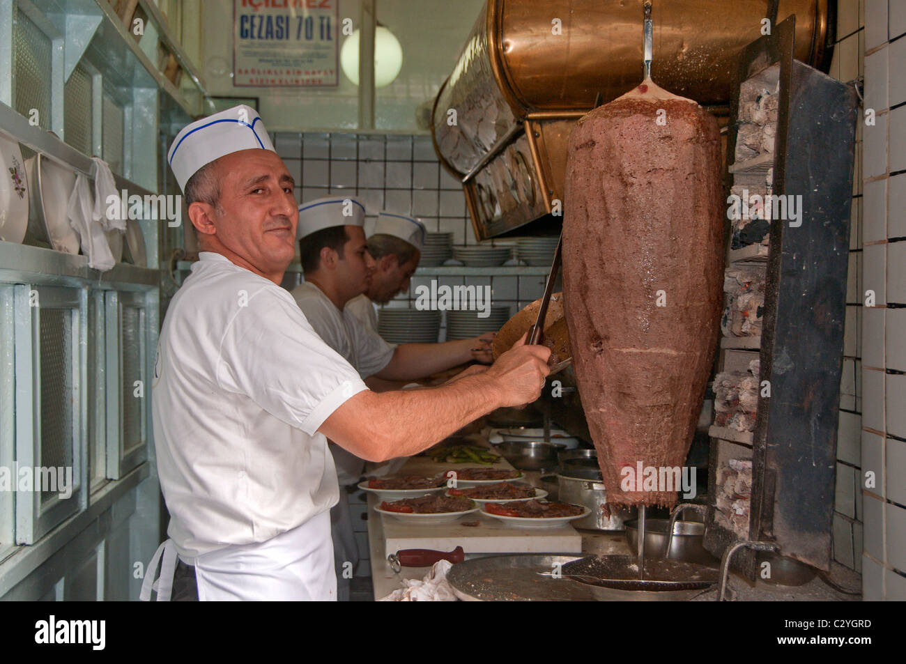 Iskender döner -Fotos und -Bildmaterial in hoher Auflösung – Alamy