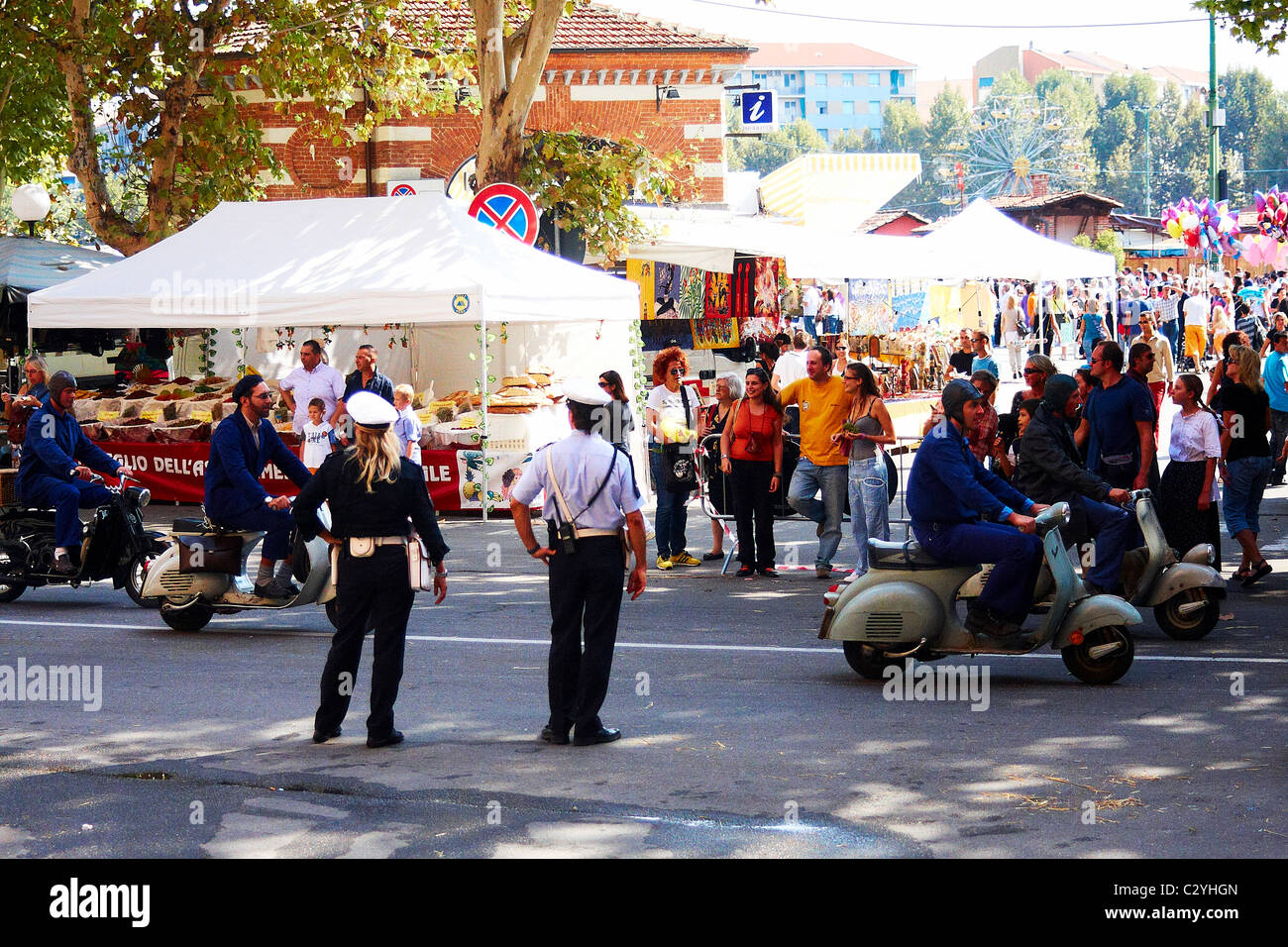 Asti Festival Delle Sagre Essen und Wein, Lebensstil, alte Traditionen, kulturelle Veranstaltungen und Kunst italienischer Lifestyle Douja D'our. Stockfoto