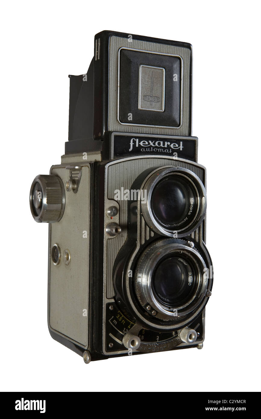 Old Film Reflex 6x6 Mittelformat-Fotokamera Flexaret mit Doppelobjektiv, Fotokamera auf weißem Hintergrund Stockfoto