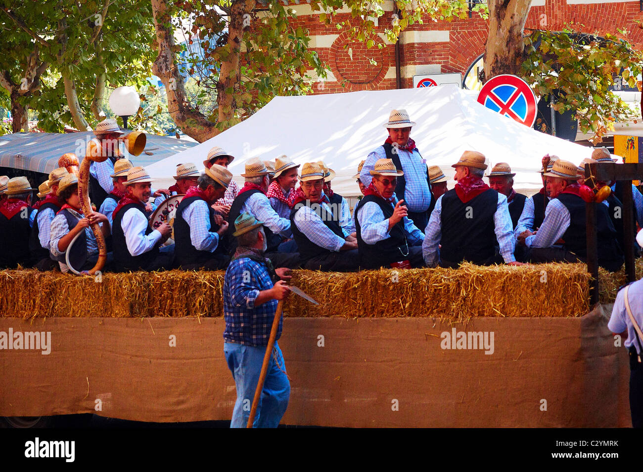 Asti Festival Delle Sagre Essen und Wein, Lebensstil, alte Traditionen, kulturelle Veranstaltungen und Kunst italienischer Lifestyle Douja D'our. Stockfoto