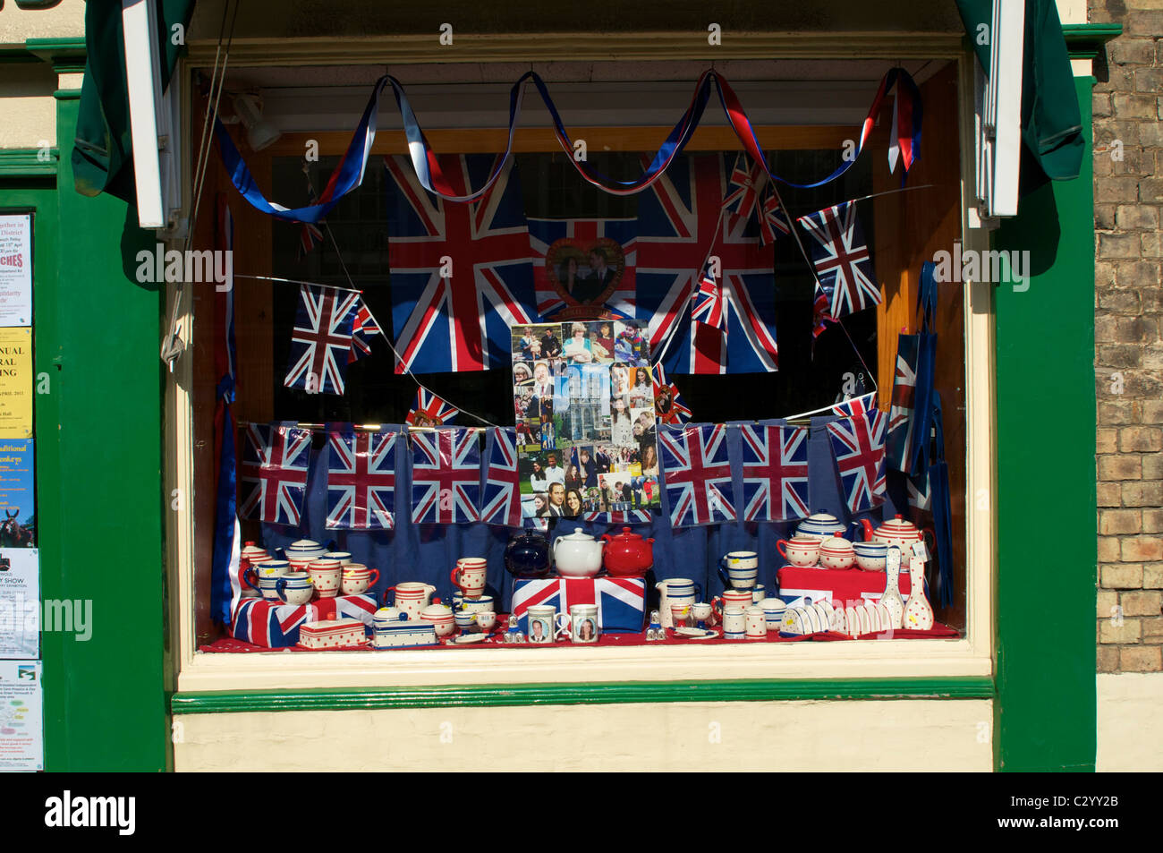 Schaufenster in Southwold mit Prinz William und Catherine Middleton Display bevor ihre haben geheiratet Stockfoto
