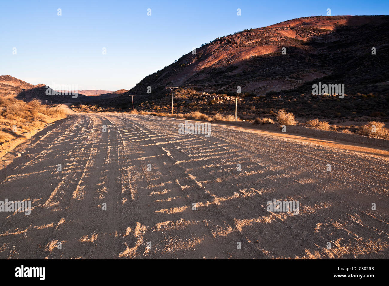 Eine gewellte unbefestigte Straße, Northern Cape, Südafrika Stockfoto