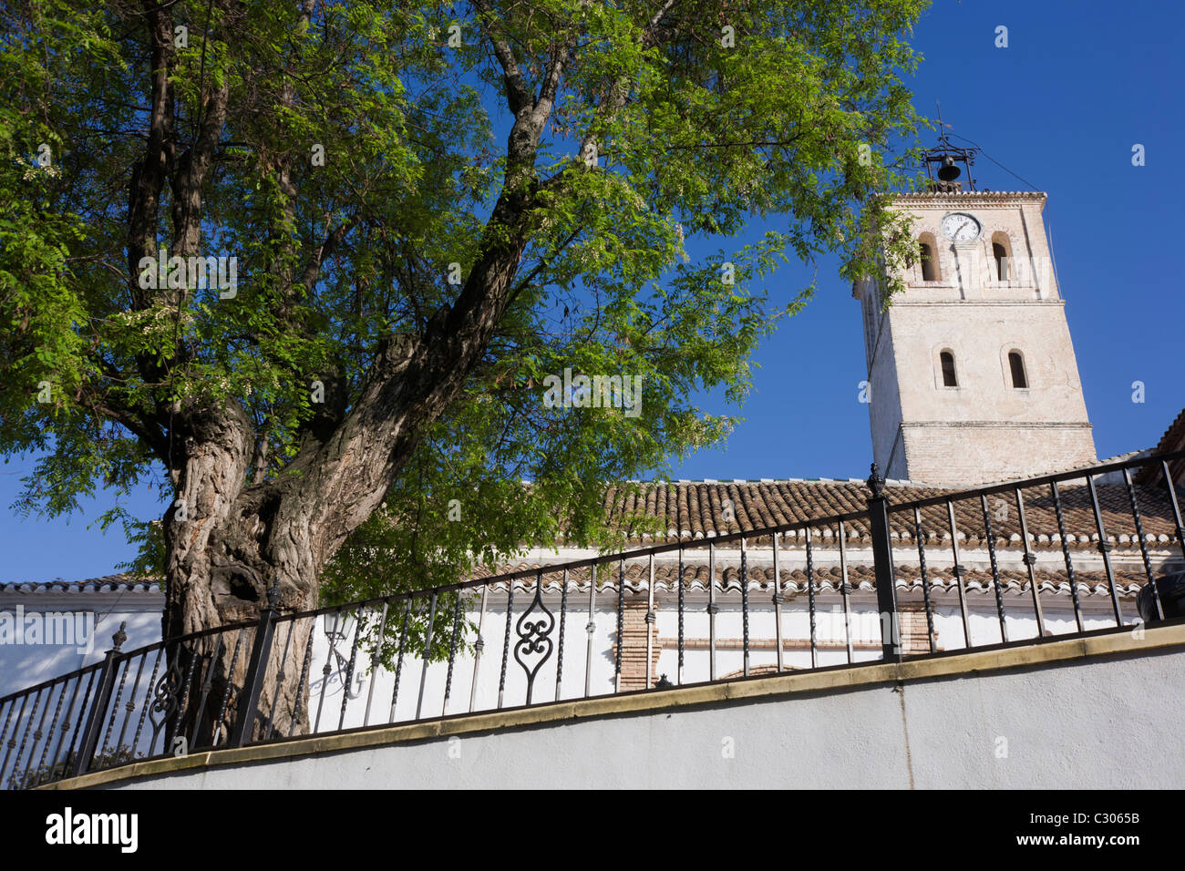 Kleine spanische Kirche im Dorf von Cogollo Vegas, Gemeinde von Granada, Spanien, Andalusien. Stockfoto