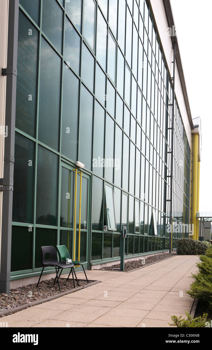 Glasfront Bürogebäude Stockfoto