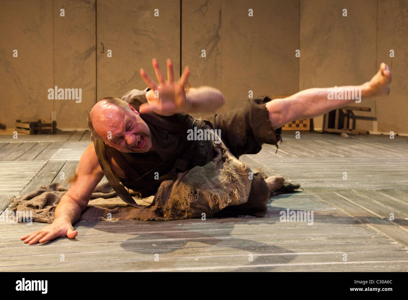 Russischer Produktion von The Tempest von William Shakespeare in The Silk Street Theater, Barbican Centre. Stockfoto