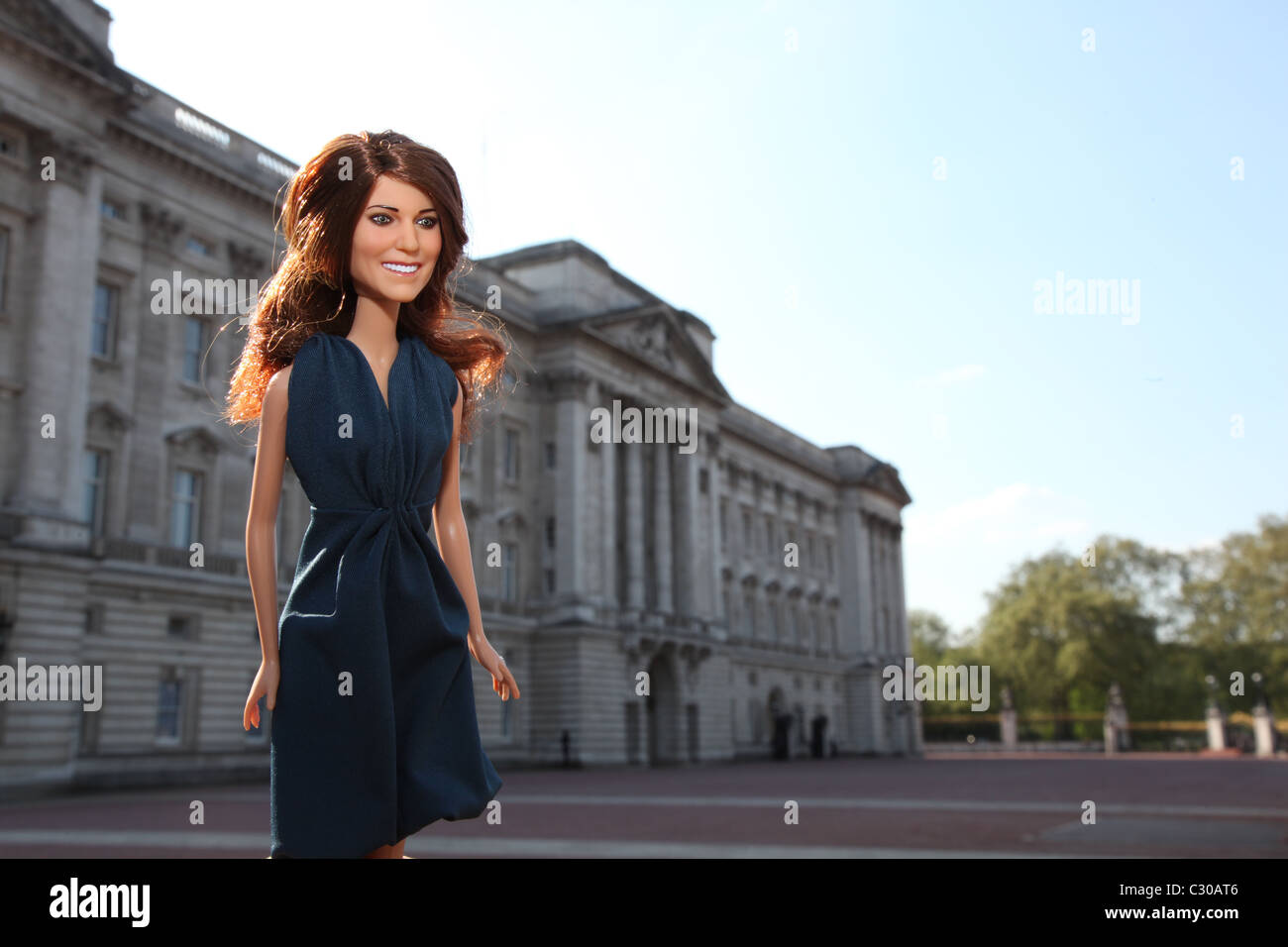 Kate Middleton, Prinzessin Catherine, Herzogin von Cambridge, Puppe vor Buckingham Palast. Stockfoto
