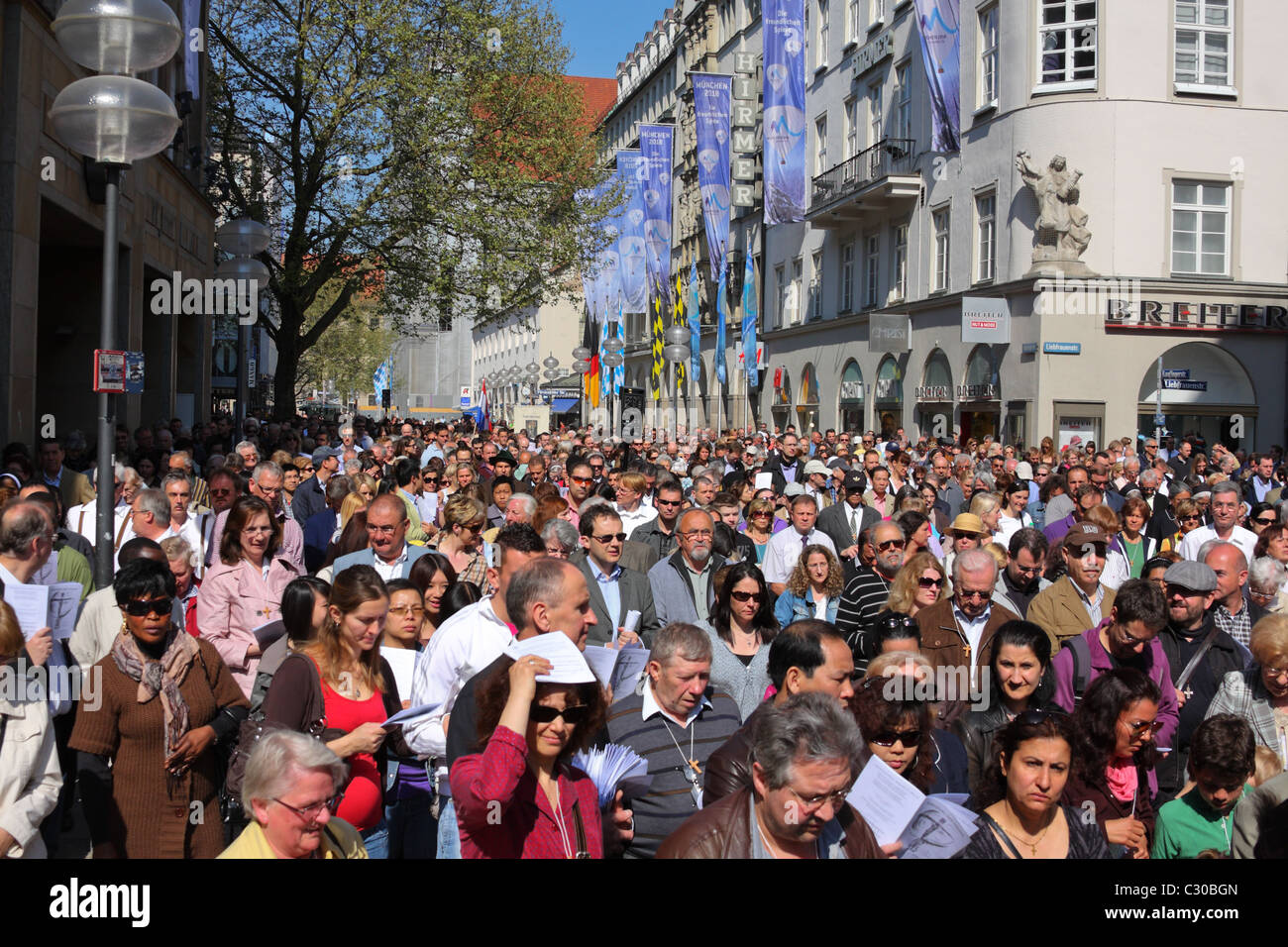 Teilnehmer an der Karfreitags-Prozession 2011 in München, Bayern, Deutschland, Europa Stockfoto