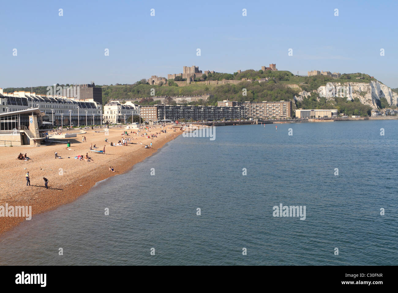 Ein Blick von Dover Castle aus über den inner harbour Stockfoto