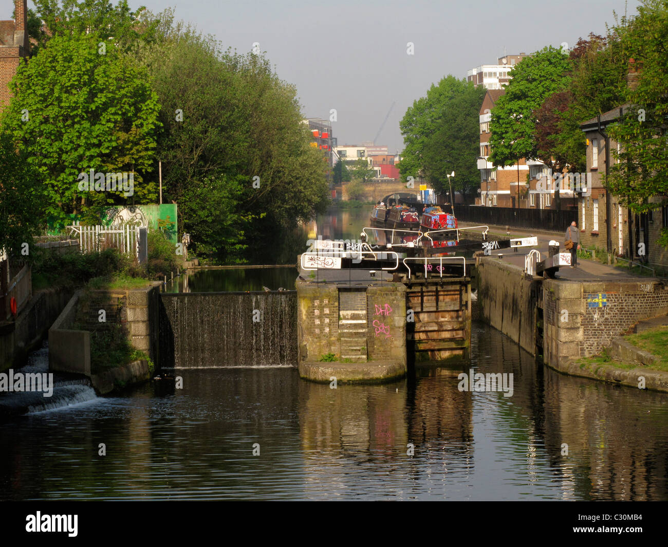 Regent es Canal in der Nähe von Broadway Market, London, England Stockfoto