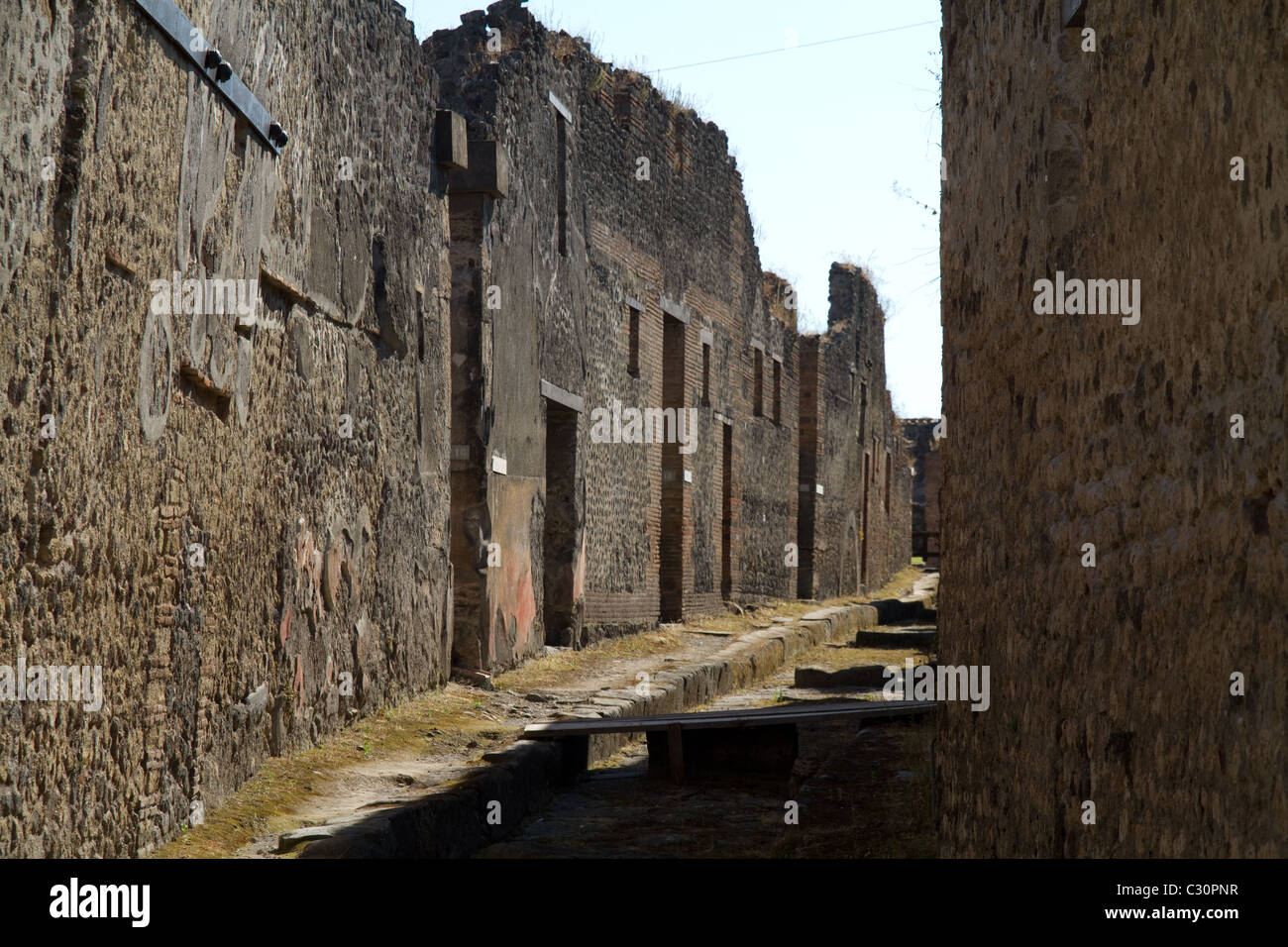 Straße in der zerstörten Stadt Pompeji Stockfoto