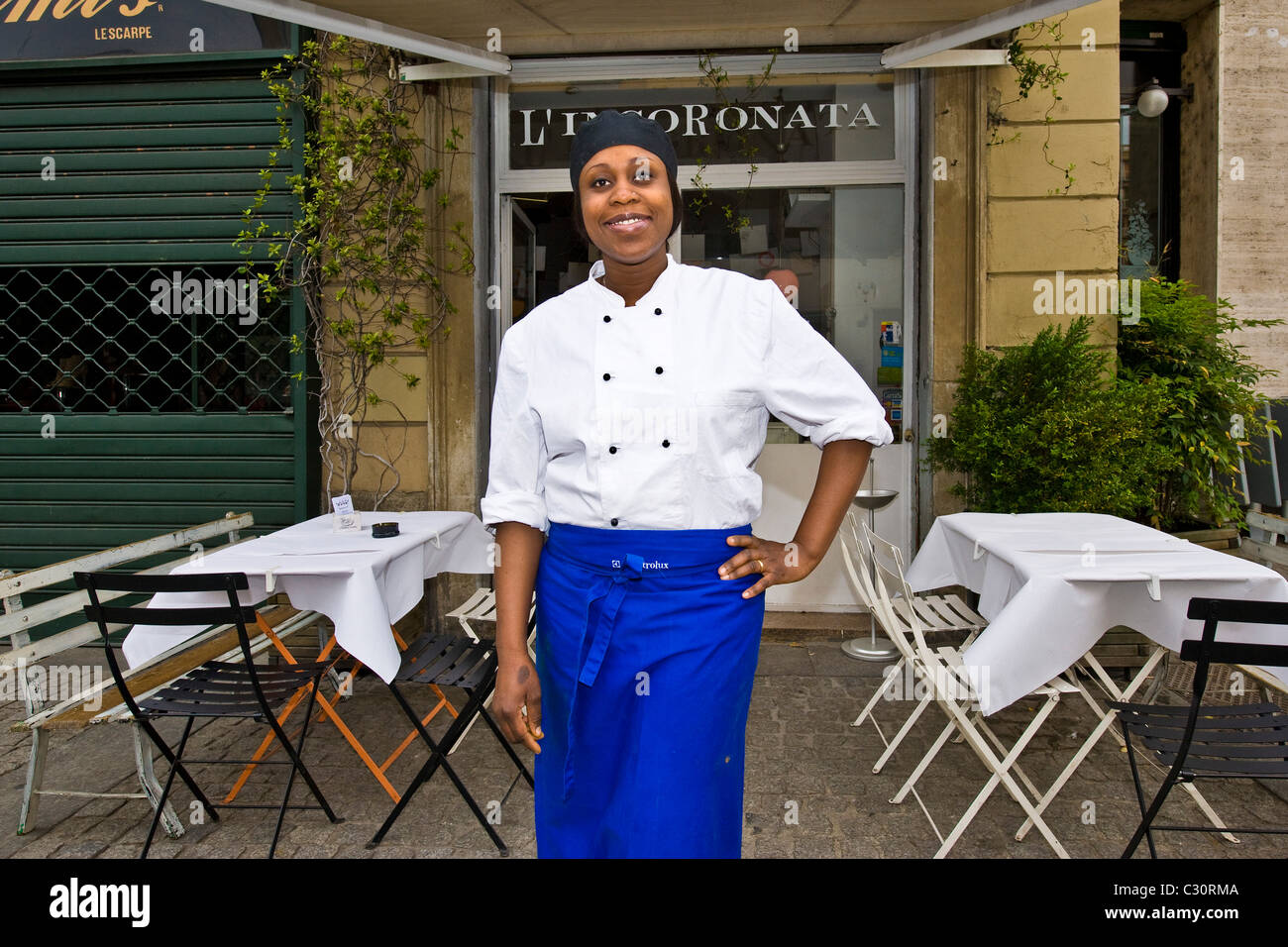 Der afrikanische Koch Victoire Gouloubi, L'Incoronata Restaurant, Mailand, Italien Stockfoto