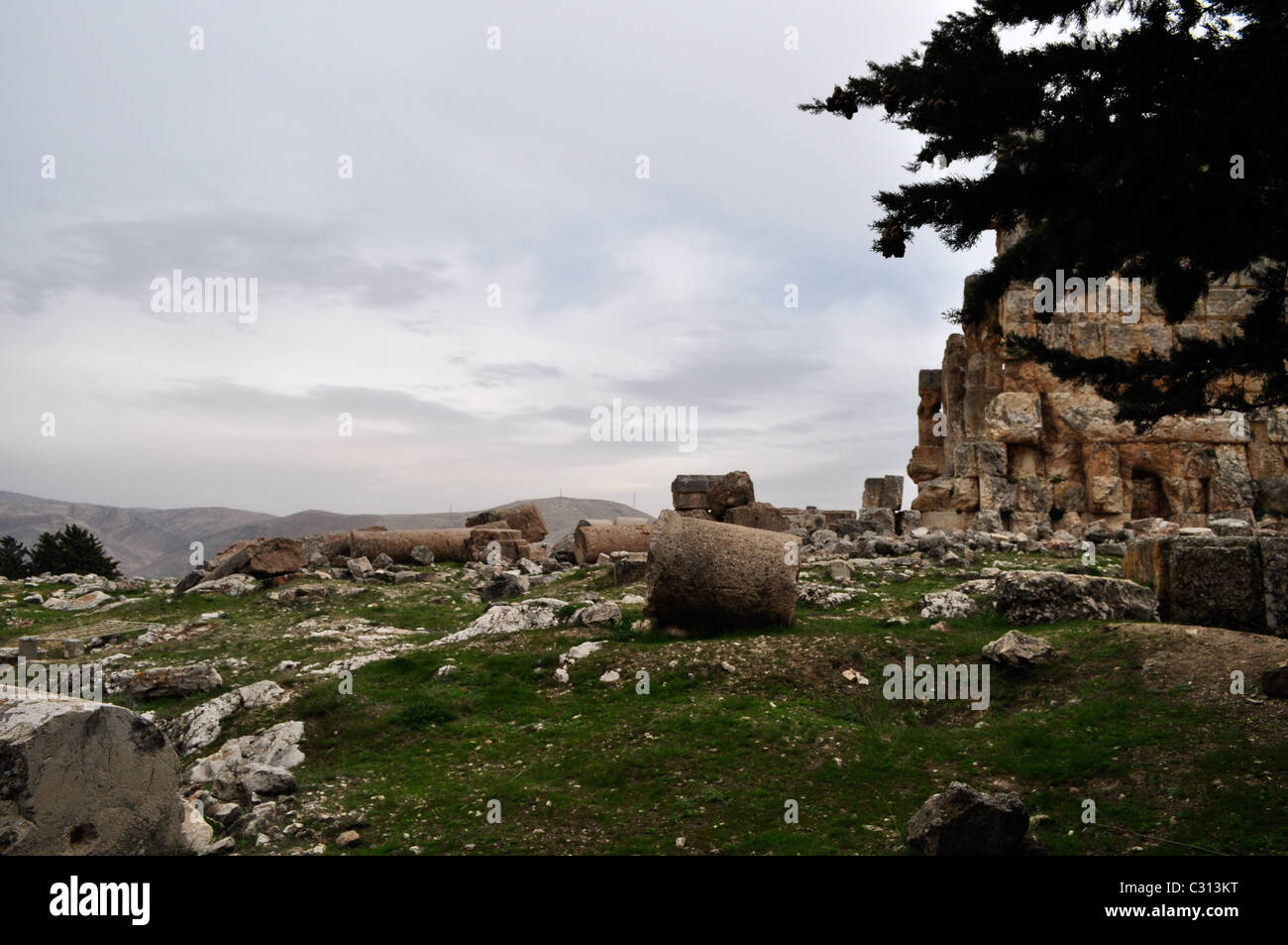Hilltop Tempelruinen römischen bei Majdal Anjar, Libanon nahe der syrischen Grenze, Bekaa-Tal. Stockfoto