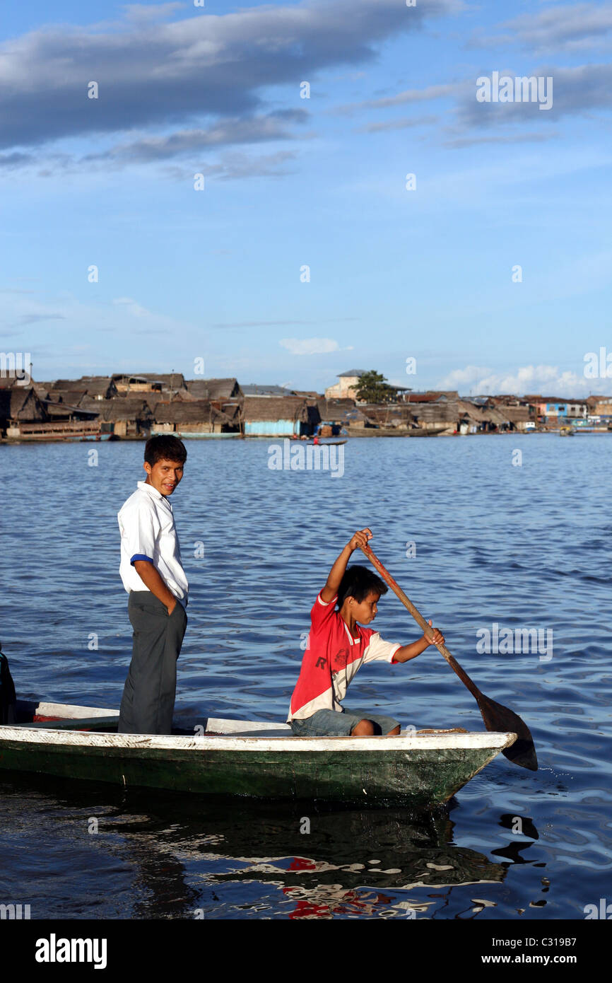 Wasser-Taxi am Fluss Itaya in Belen. Iquitos, Loreto, Peru, Südamerika Stockfoto