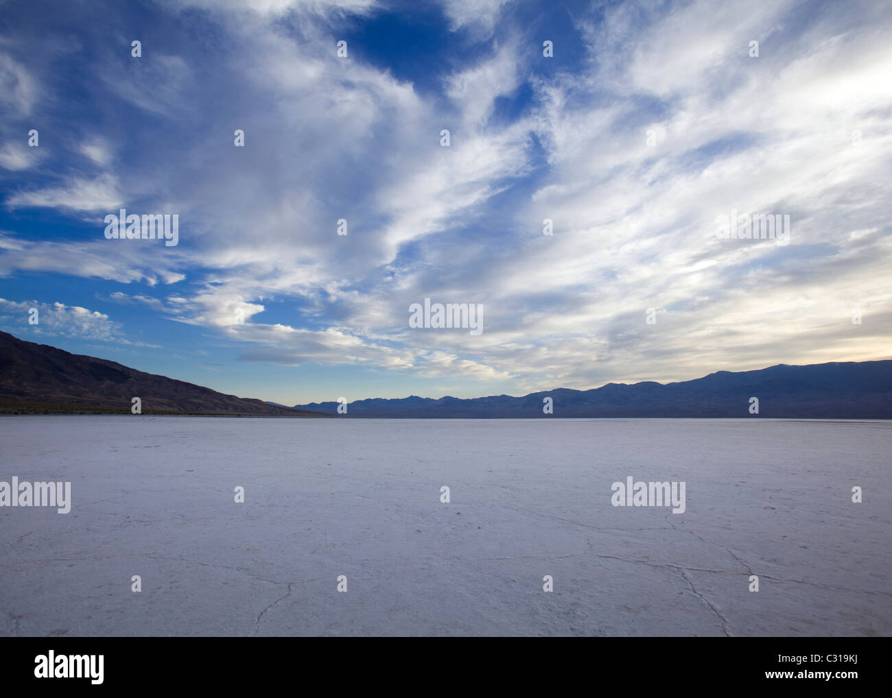 Badwater ausgetrockneten Salzsee Bett (Salinen) - Death Valley, Kalifornien USA Stockfoto