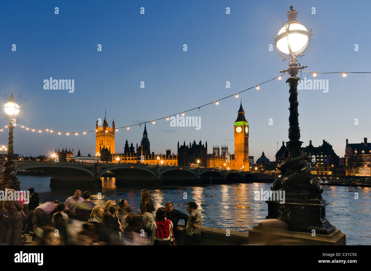 Häuser des Parlaments in der Nacht in London, UK, GB Stockfoto