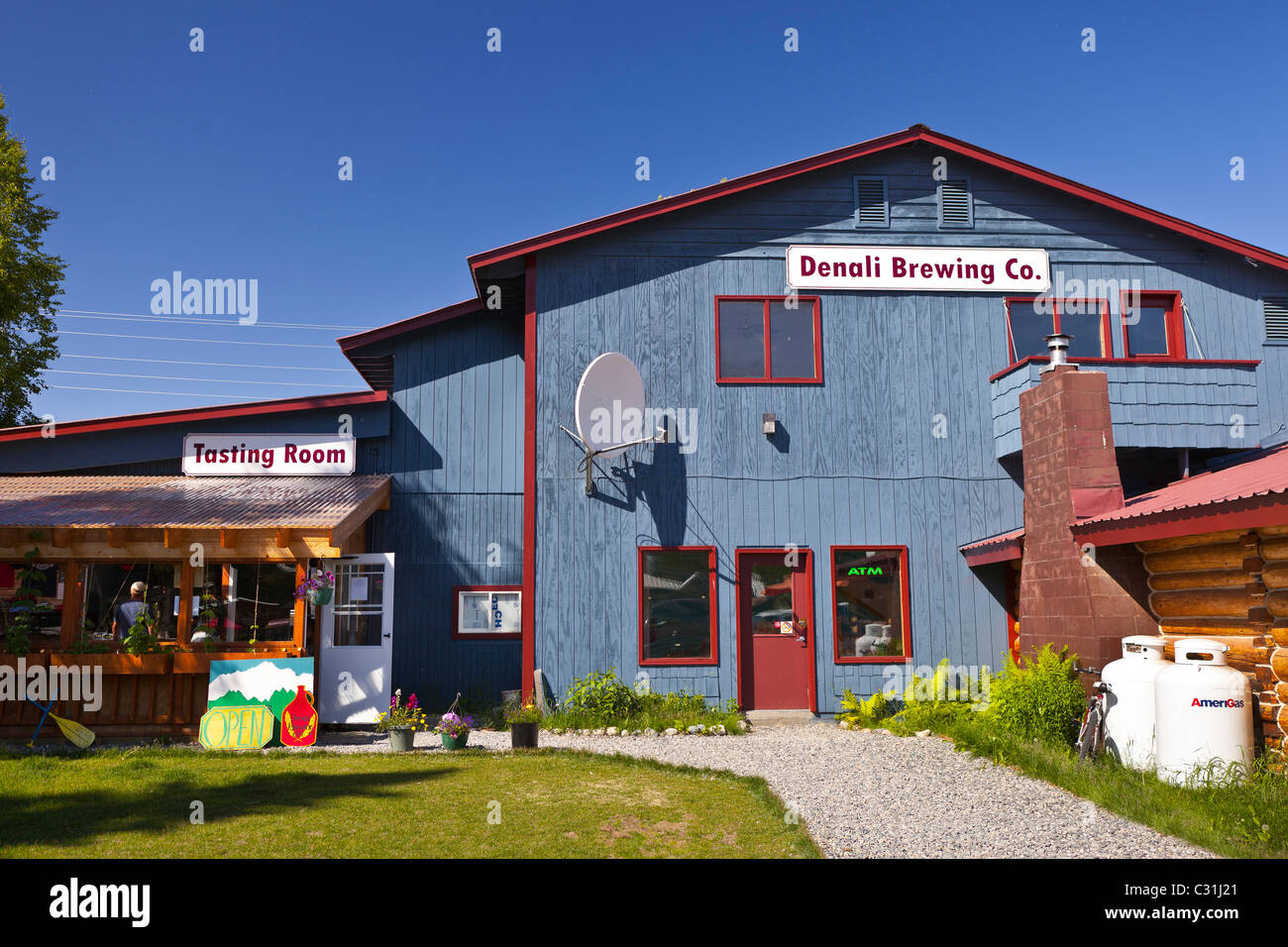 TALKEETNA, ALASKA, USA - Denali Brewing Company Gebäude. Stockfoto