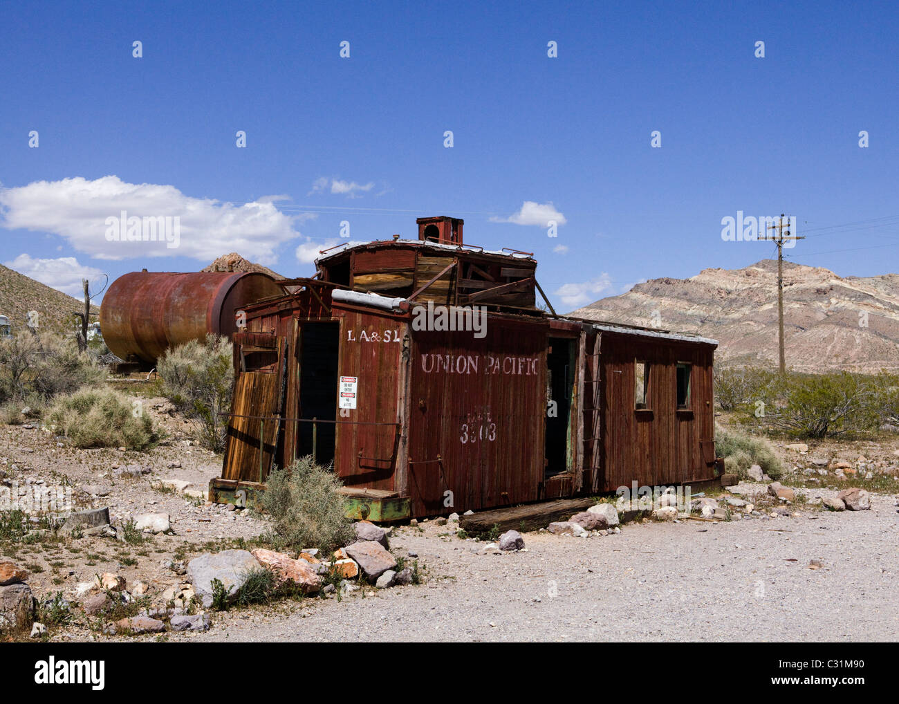 Alte rostige verlassene Waggon - Kalifornien USA Stockfoto