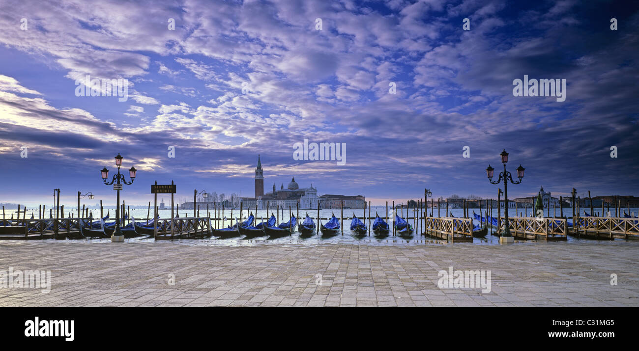 Venedig, Venetien, Italien, Europa, Venezia, San Marco, Piazzetta, Lampost, Gondeln, Gondel, Giorgio, Maggiore, Himmel Stockfoto