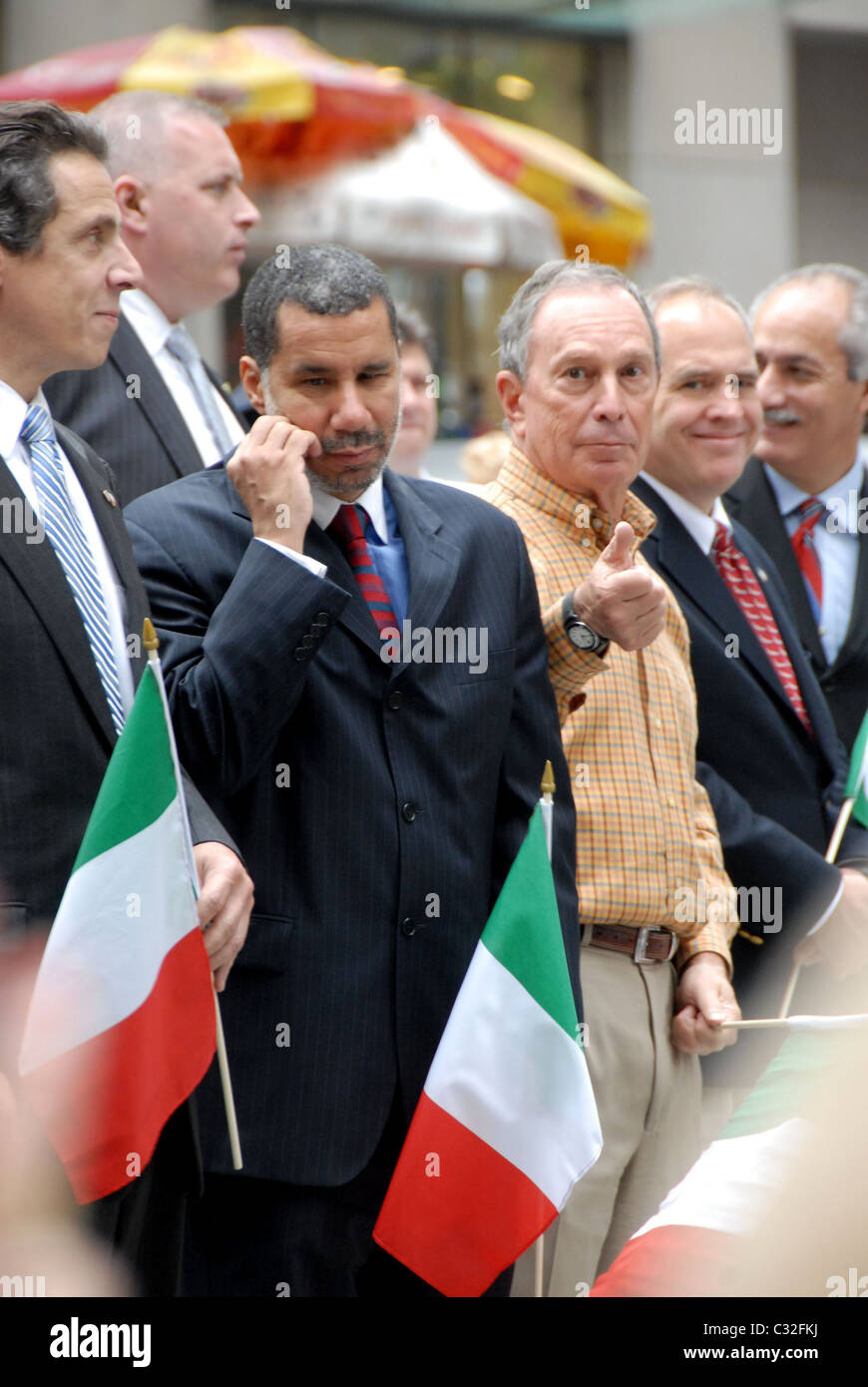 Andrew Cuomo, Gouverneur von New York, David Paterson und Bürgermeister von New York City, Michael Bloomberg 2008 Columbus Day Parade neu Stockfoto