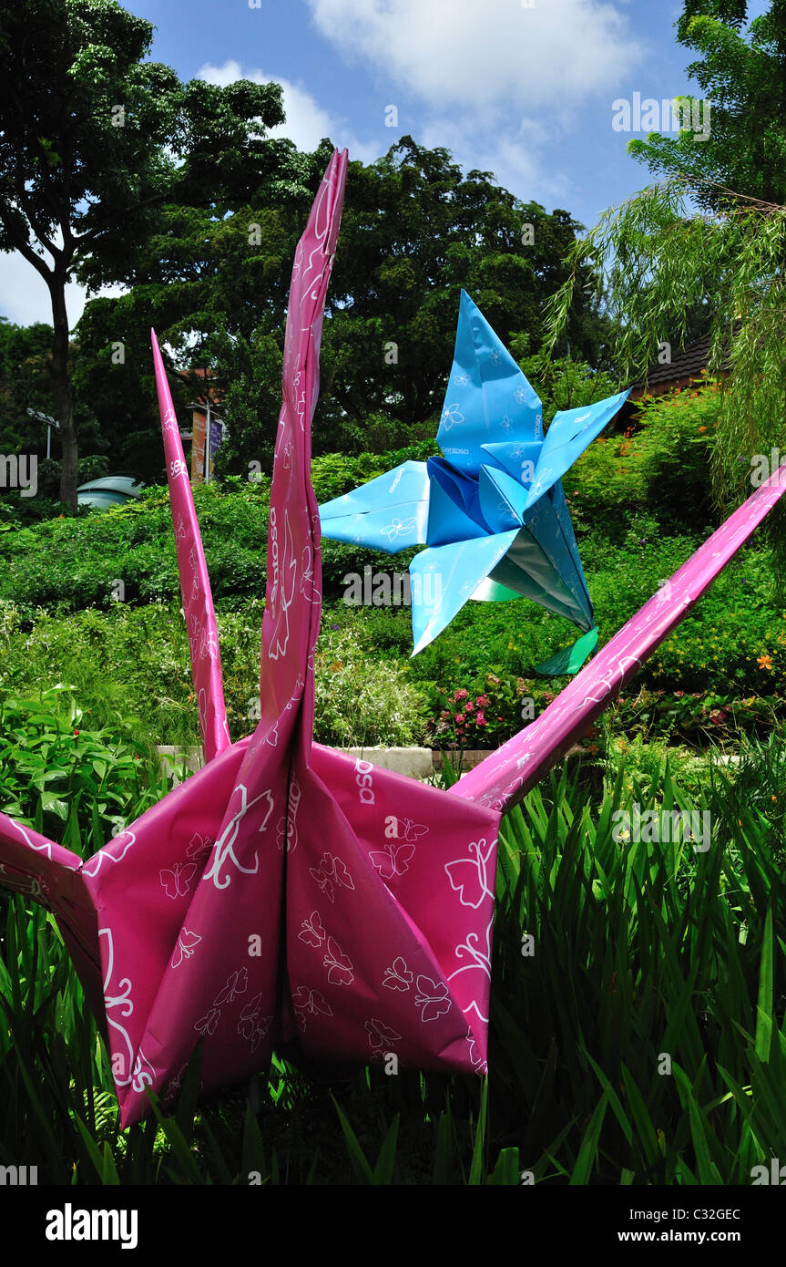 Origami Vogel und Blume, Sentosa Island Stockfoto
