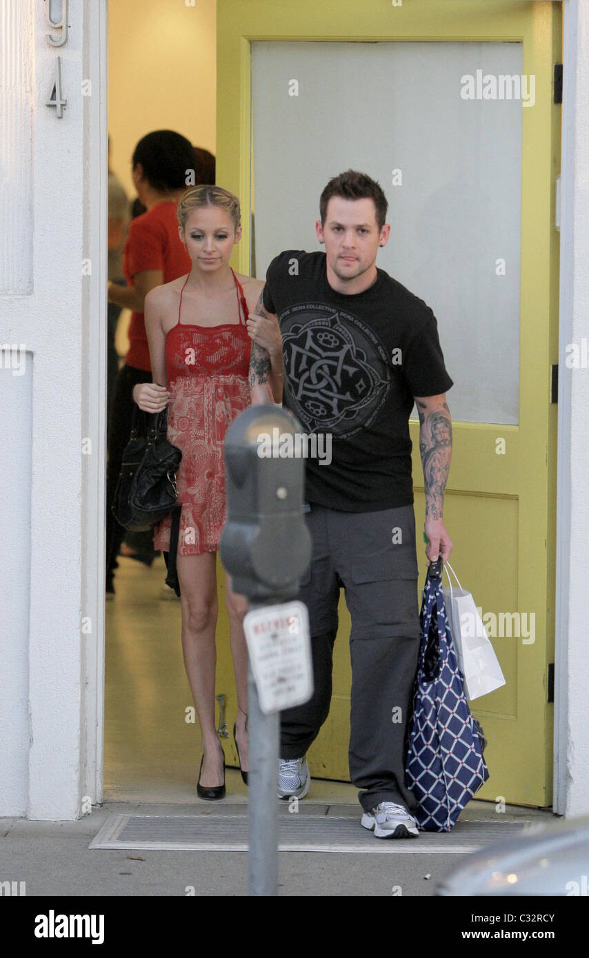 Nicole Richie und Joel Madden beenden Byron Allen Friseursalon Los Angeles, Kalifornien - 13.11.08 Stockfoto