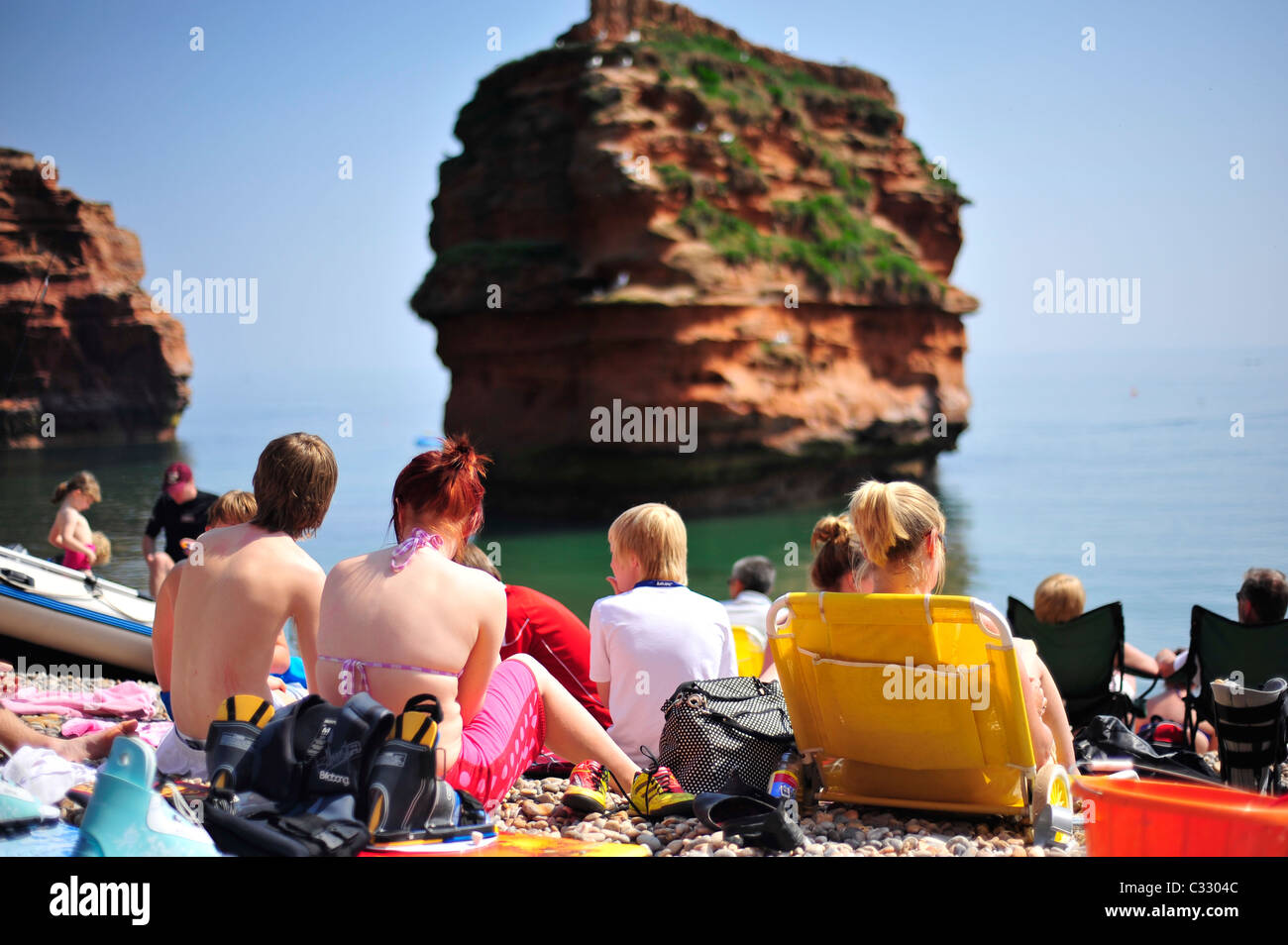 Ladram Bay Beach an einem warmen sonnigen Tag - Devon, Süd-West, UK Stockfoto