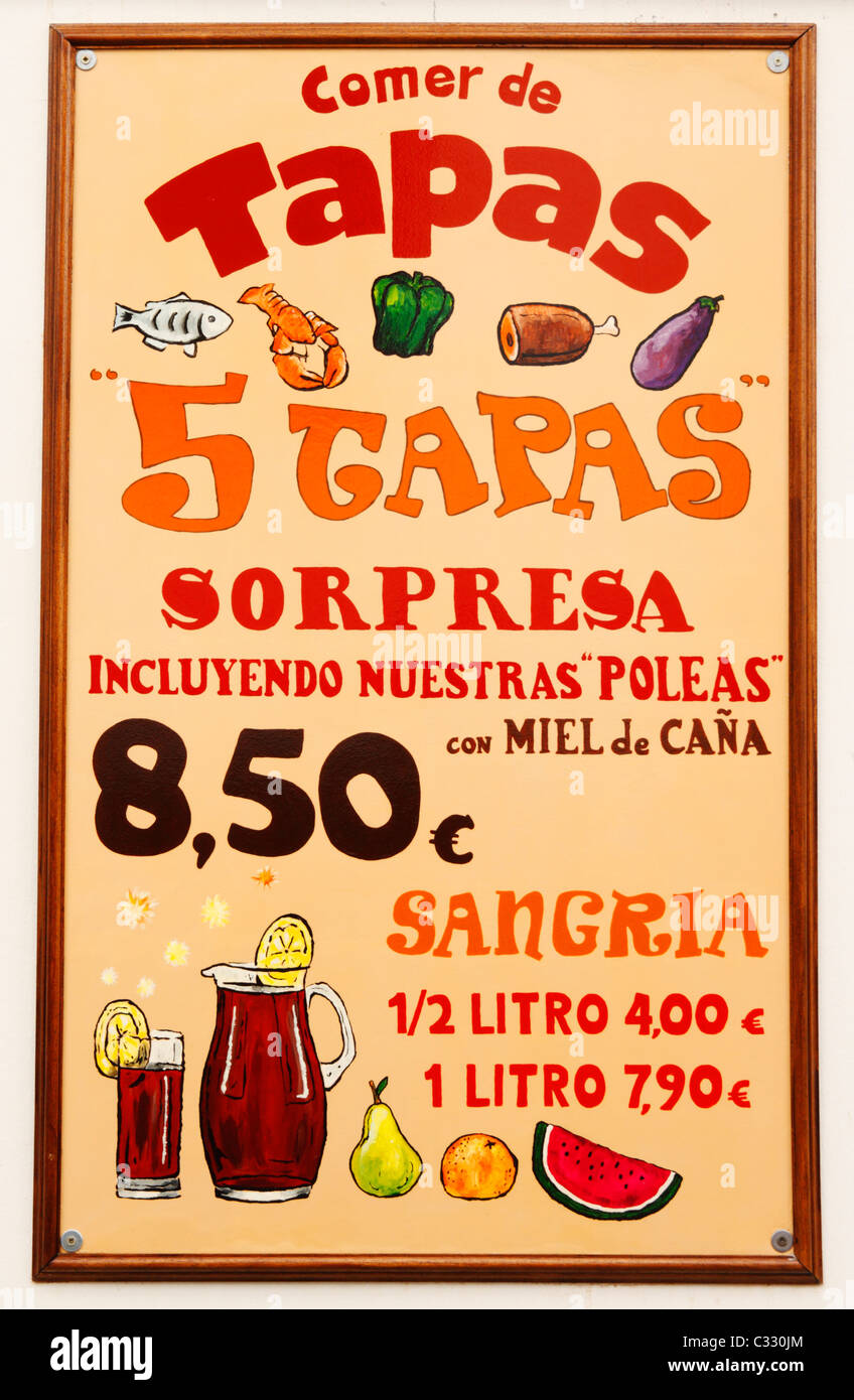 Tapas-Menü Bar im Freien in Sevilla, Andalusien, Spanien Stockfoto