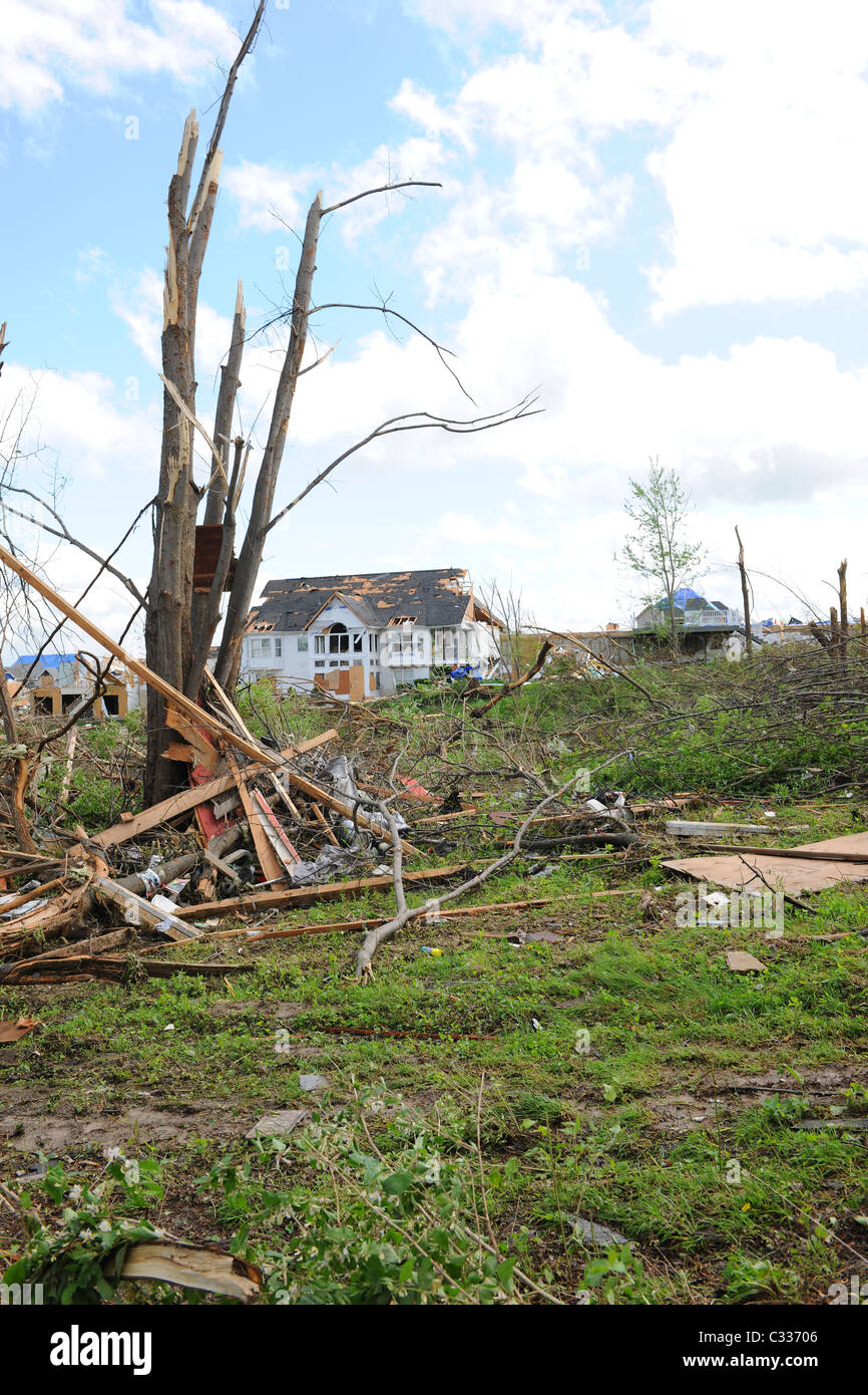 SAINT LOUIS, MISSOURI - 26.April: Zerstörte Häuser nach Tornados der Saint Louis-Bereich auf Freitag, 22. April 2011 Hit Stockfoto