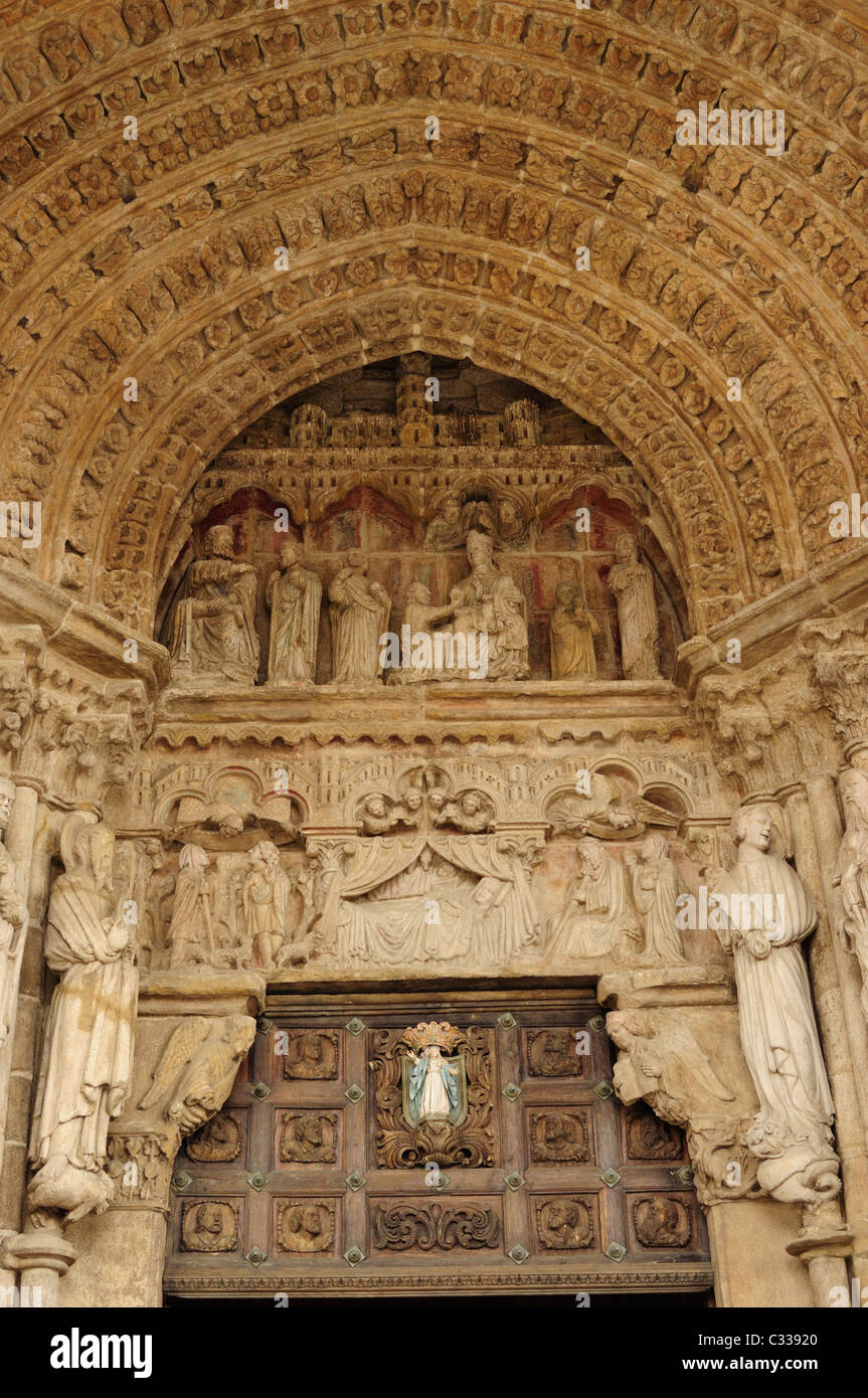 Kathedrale von TUI, Eingang Portikus. Stockfoto