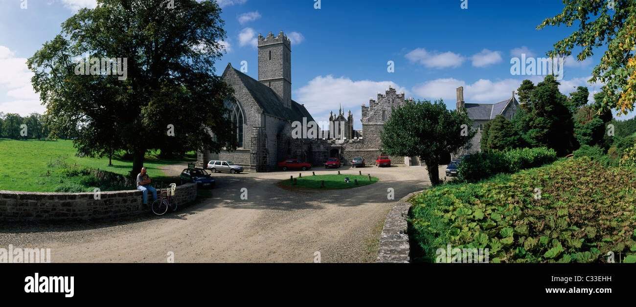 Adare, Co Limerick, Irland; Außenansicht des Schlosses Stockfoto