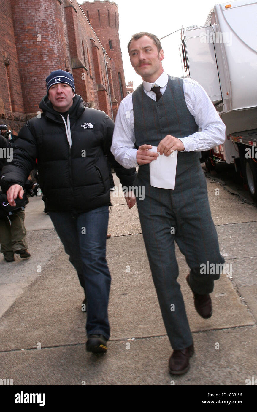 Jude Law am Set von Sherlock Holmes Dreharbeiten in Brooklyn New York City, USA - 09.01.09 Stockfoto