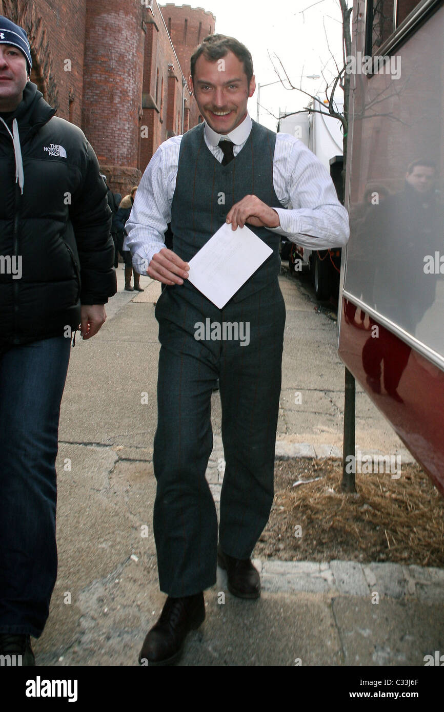 Jude Law am Set von Sherlock Holmes Dreharbeiten in Brooklyn New York City, USA - 09.01.09 Stockfoto