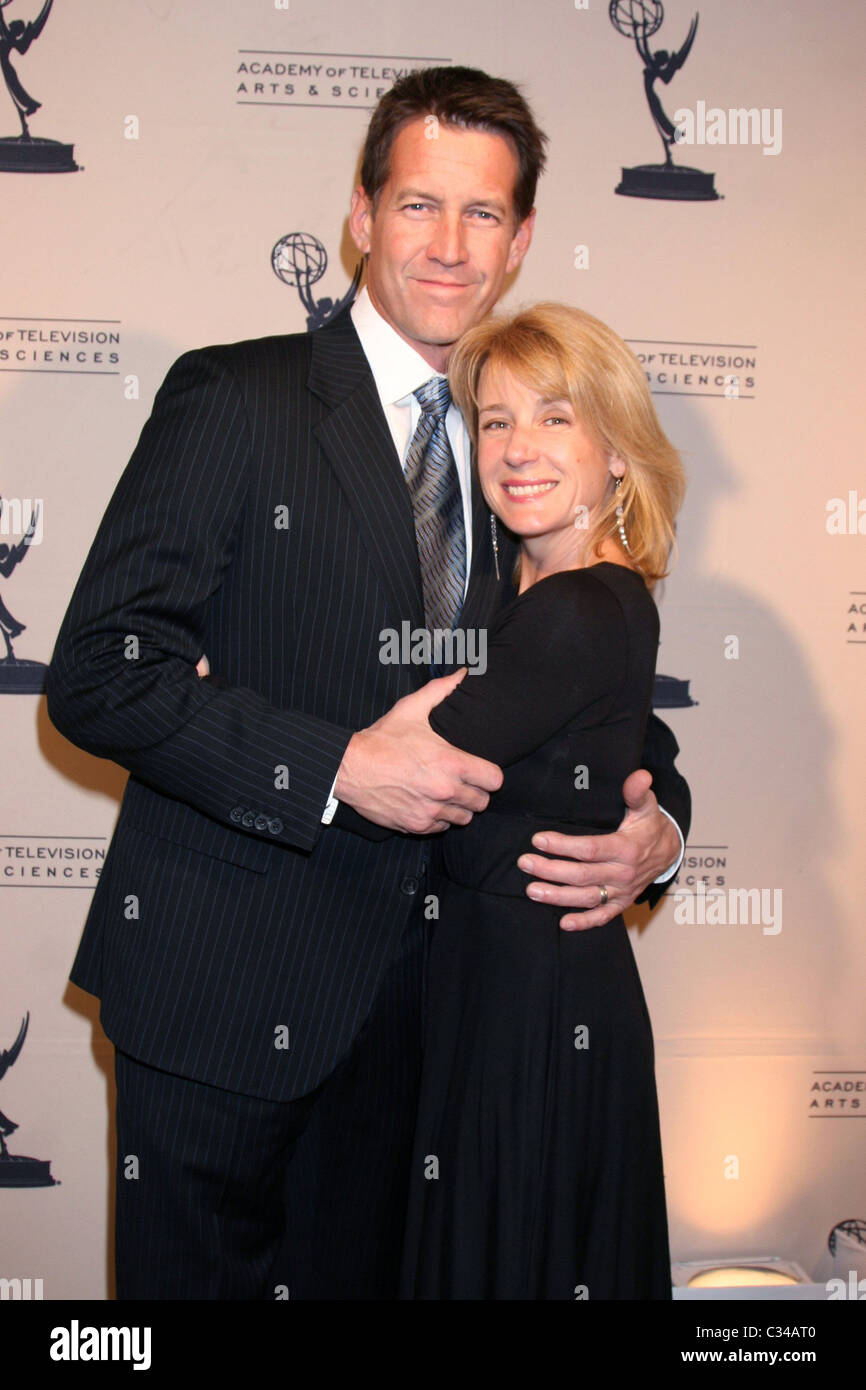 James Denton und seine Frau Erin O'Brien Akademie Of Television Arts And Sciences' Hall Of Fame Ceremony - Ankünfte Los Stockfoto