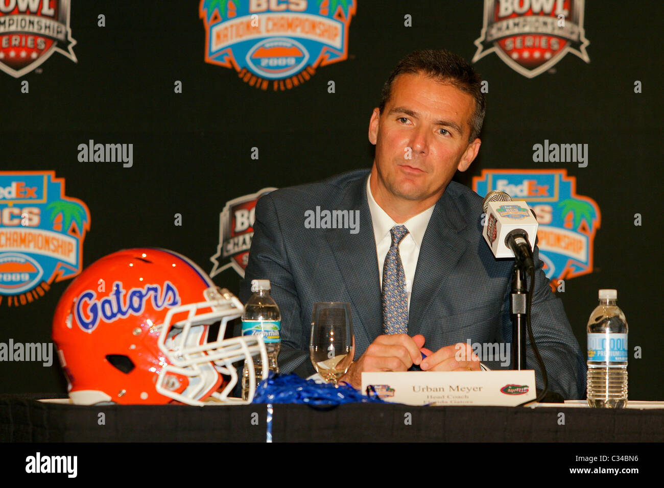 Urban Meyer von der University of Florida FedEx BCS National Championship Pressekonferenz im Seminole Hard Rock Hotel Stockfoto