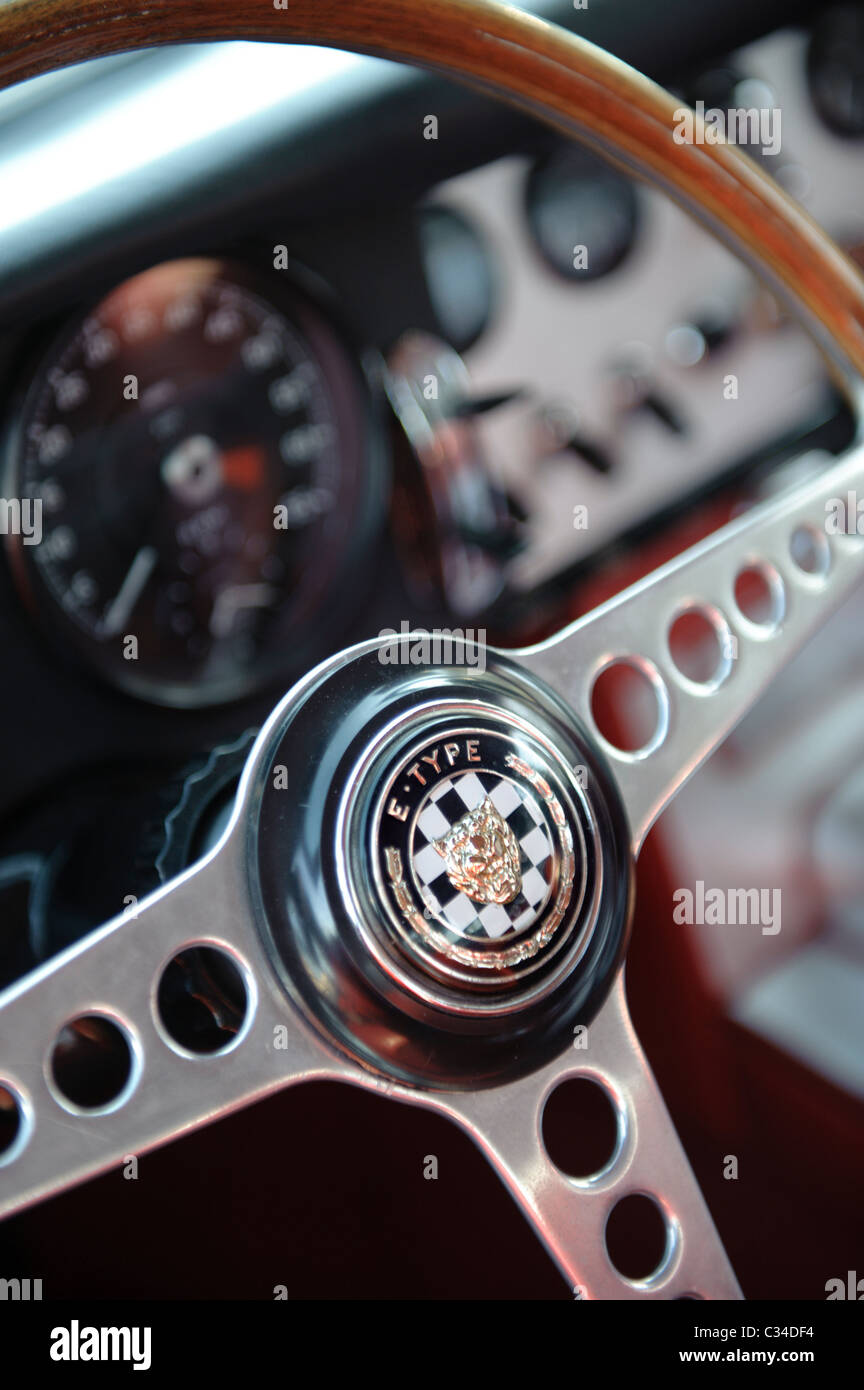 British steering wheel Fotos und Bildmaterial in hoher Auflösung Alamy