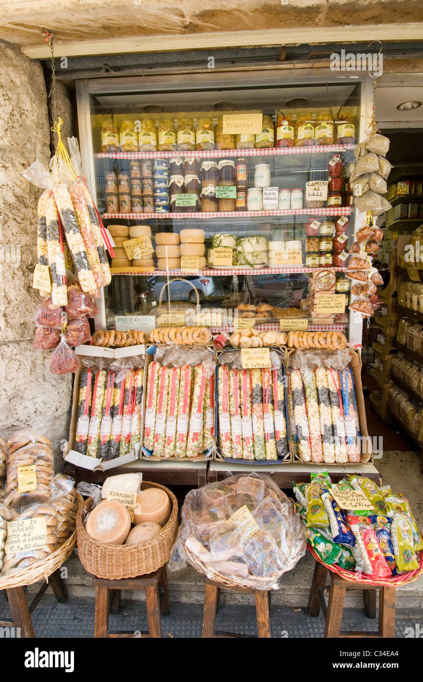 Italienische Feinkost Delikatessen Delikatessen Essen Lebensmittel traditionelle Elemente Brot Brot Wurst Salami Wurst getrocknet Shop Shop Stockfoto