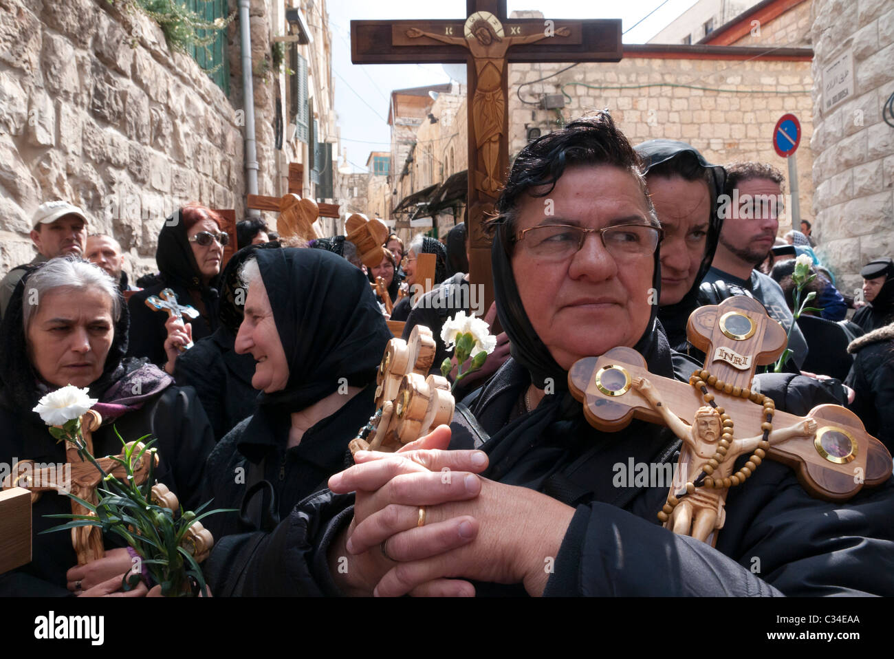 Karfreitag Prozessionen auf dem Weg des Kreuzes (Via Dolorosa) in der Altstadt von Jerusalem Stockfoto