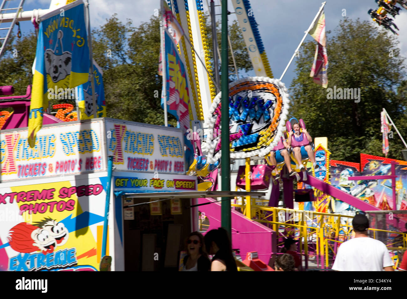 Kirmes-Fahrten auf dem Moomba-Festival in Melbourne. Stockfoto