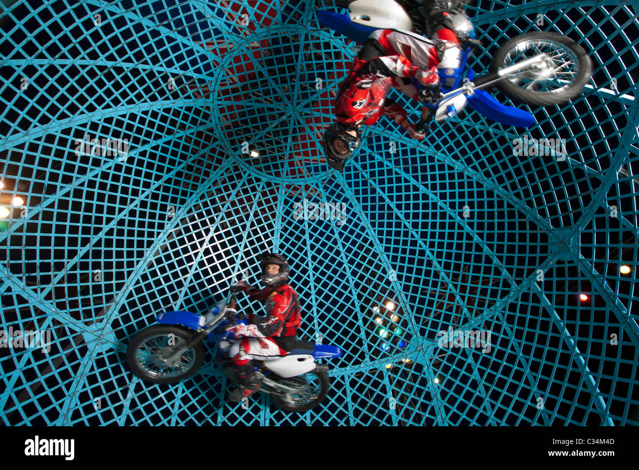 Zirkus Ball of Death-Motorrad-Stunt-team Stockfoto