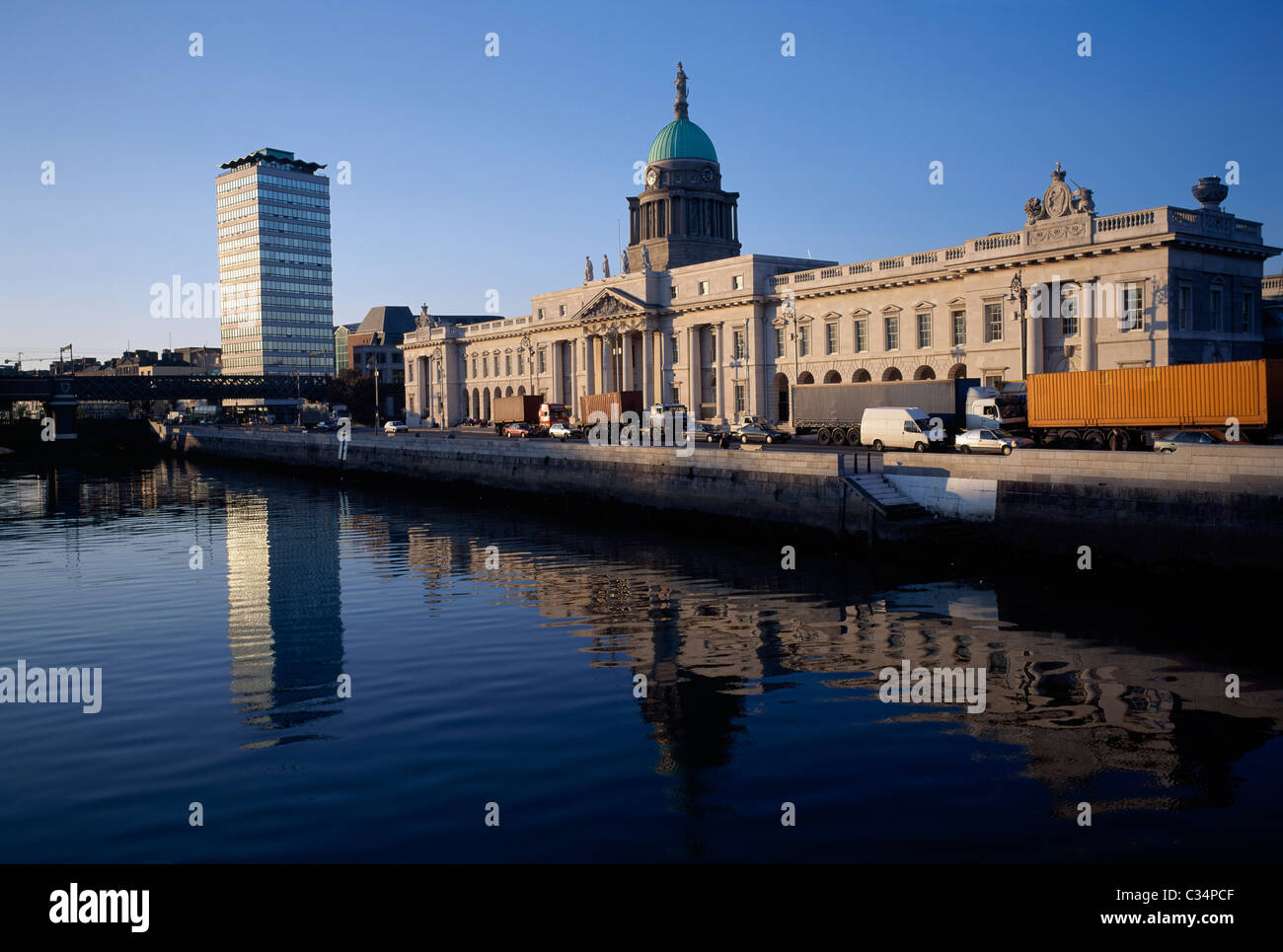 Dublin, Co. Dublin, Irland; Außenansicht des Custom House Stockfoto