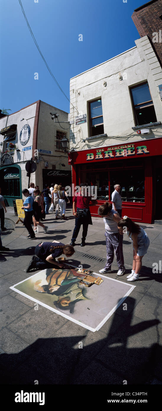 Dublin, Co. Dublin, Irland; Fußgänger In Temple Bar Stockfoto