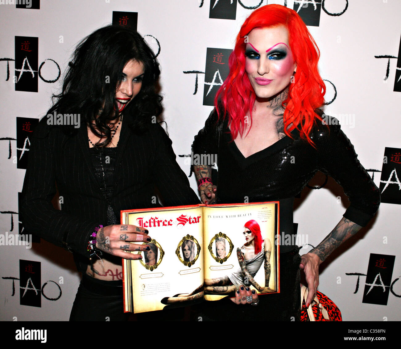 Kat Von D und Jeffery Starr feiert den Start ihres neuen Buches "hohe Spannung Tattoo' TAO Nightclub Las Vegas, Nevada- Stockfoto