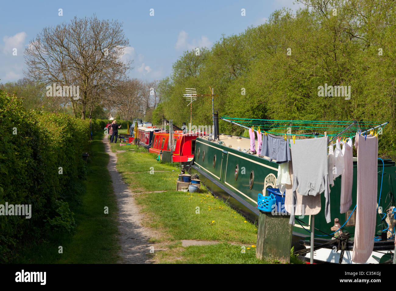 Narrowboats vor Anker auf dem Trent und Mersey Kanal in der Nähe von England Derbyshire England GB UK EU Europa Stockfoto