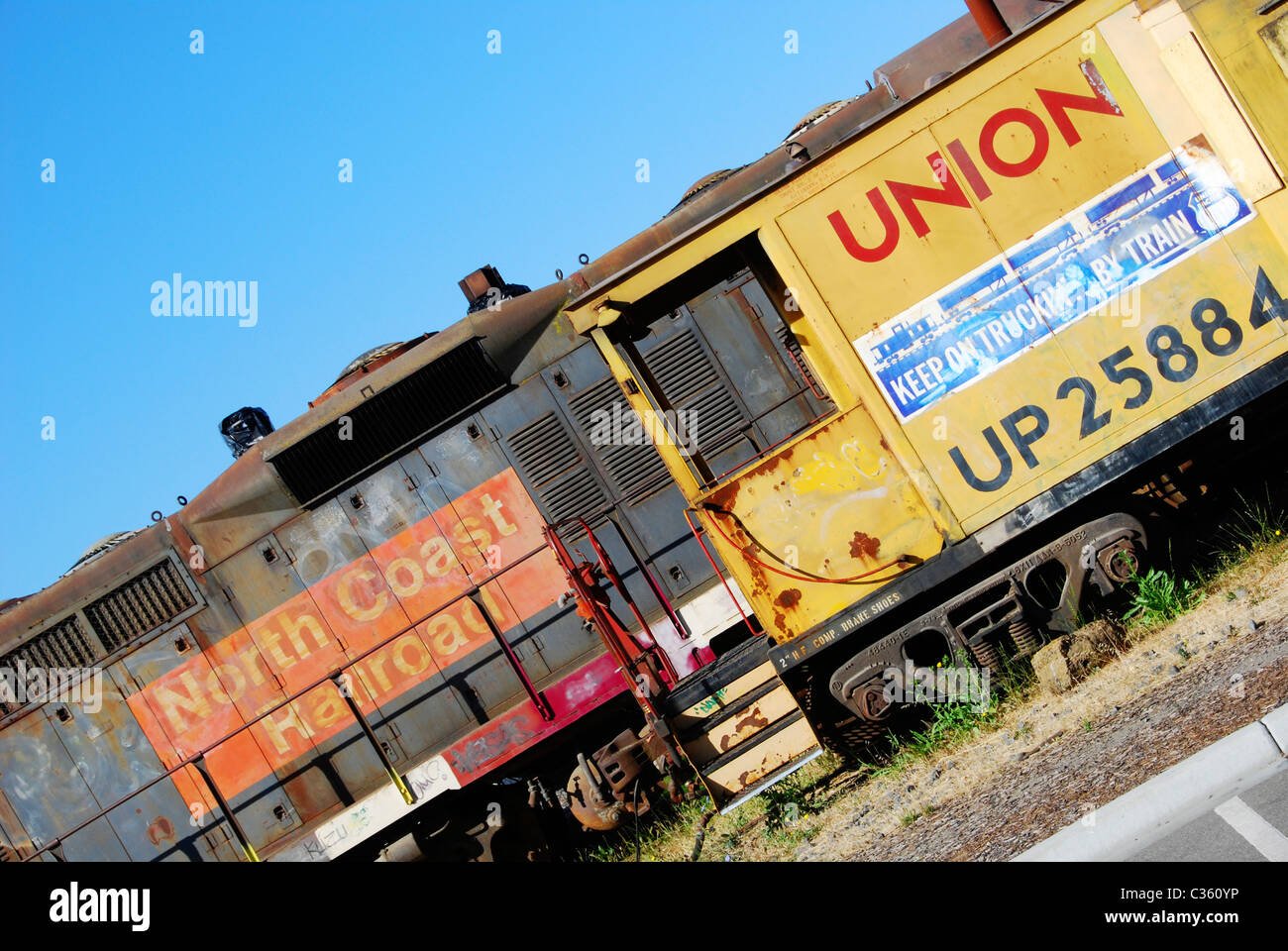 Verlassenen Union Pacific Eisenbahnmaterial in Petaluma, Kalifornien, USA. Stockfoto