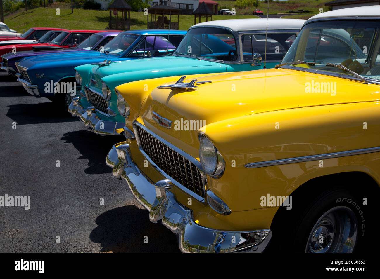 Lenoir City, Tennessee - Oldtimer auf einen Händler los. Stockfoto