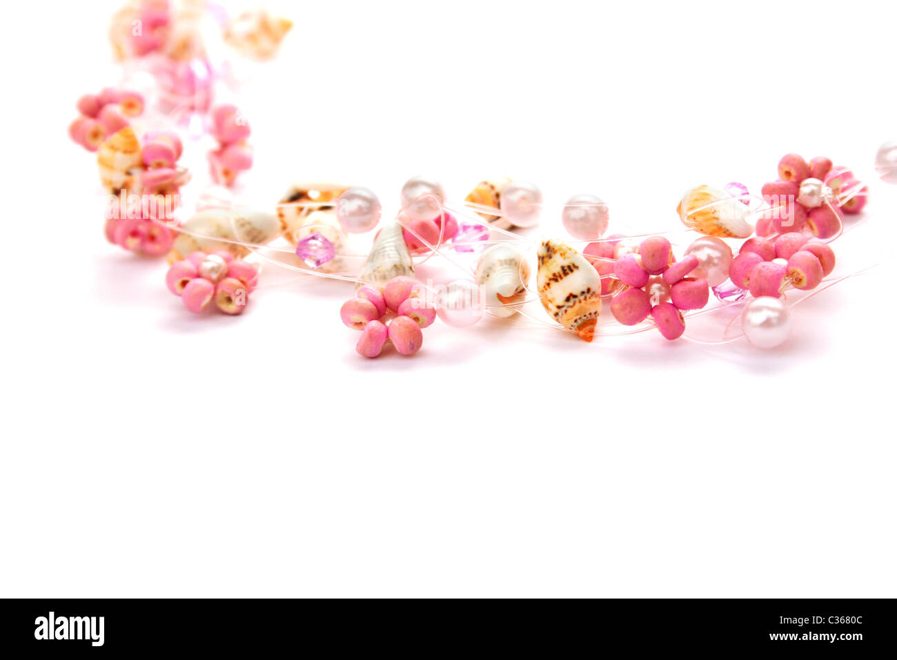 Halskette isoliert auf weißem Hintergrund. Stockfoto